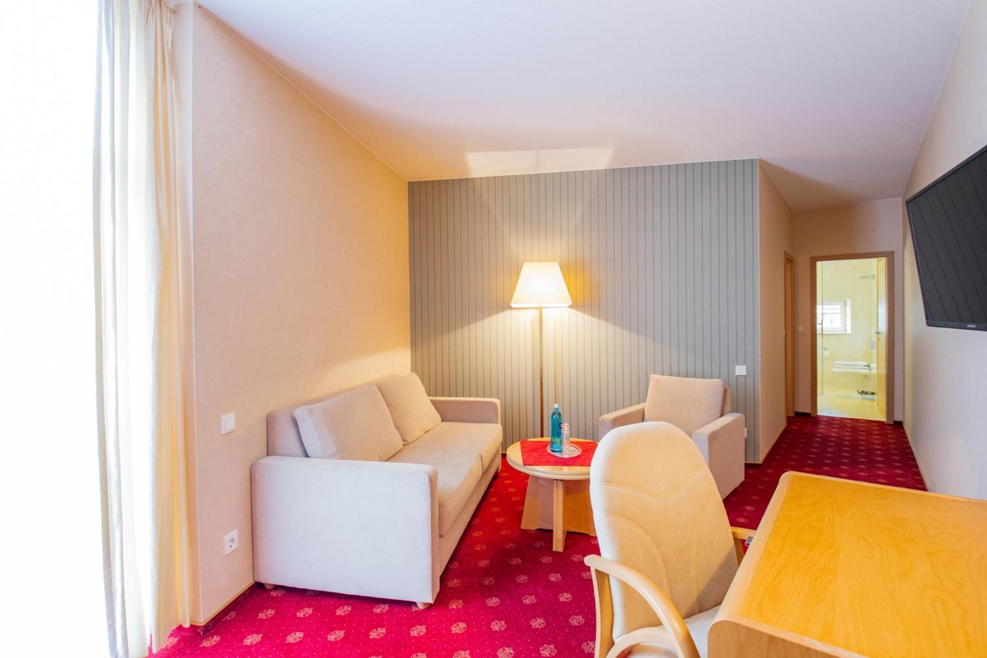 Seehotel Grossraeschen Esterno foto