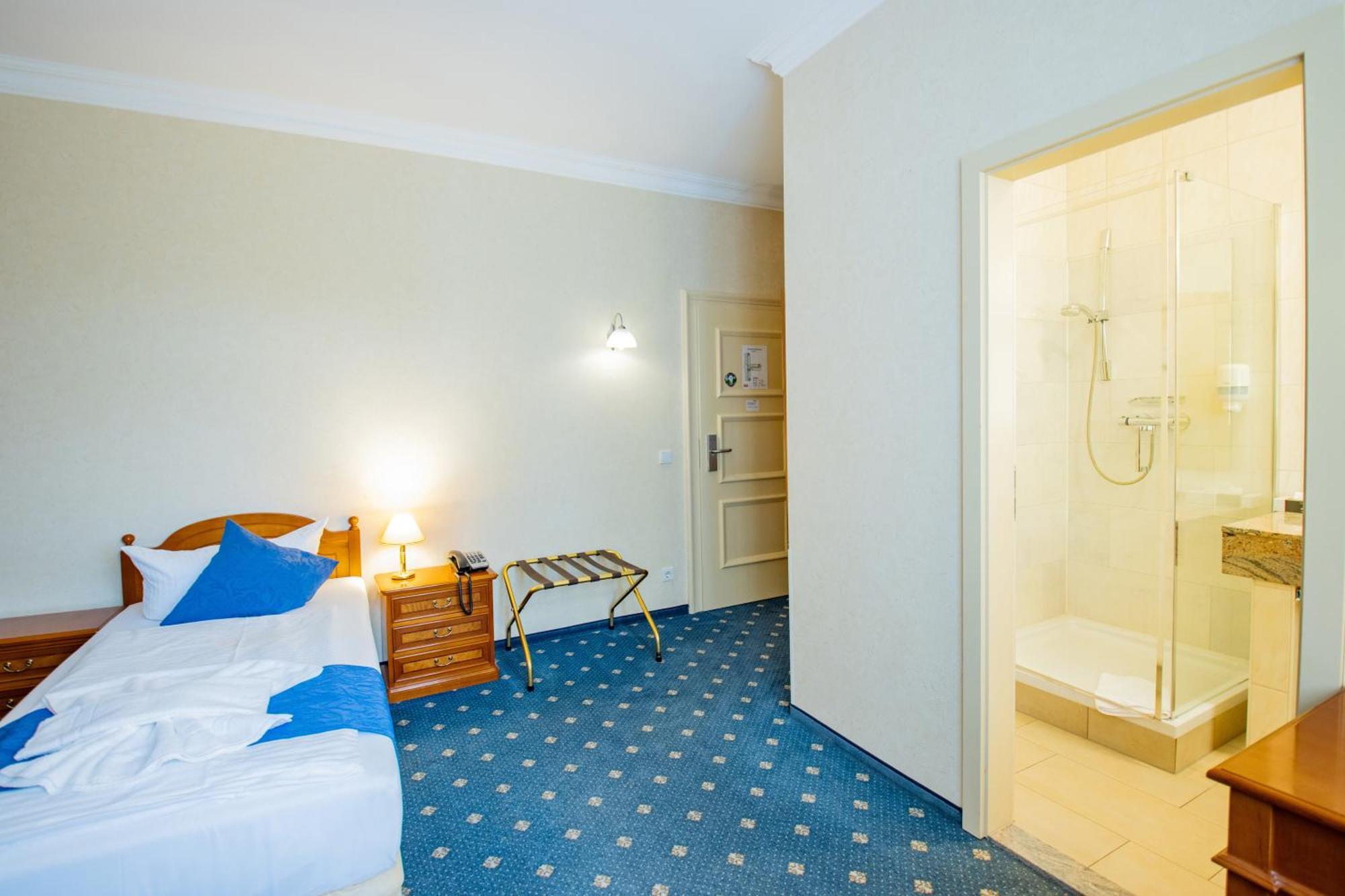 Seehotel Grossraeschen Esterno foto