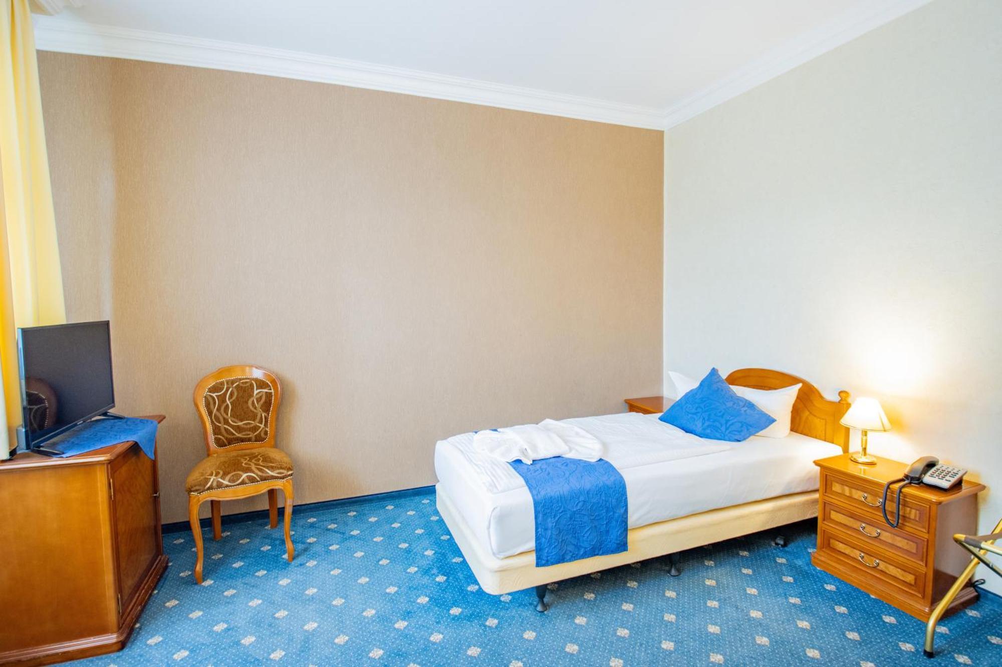 Seehotel Grossraeschen Esterno foto